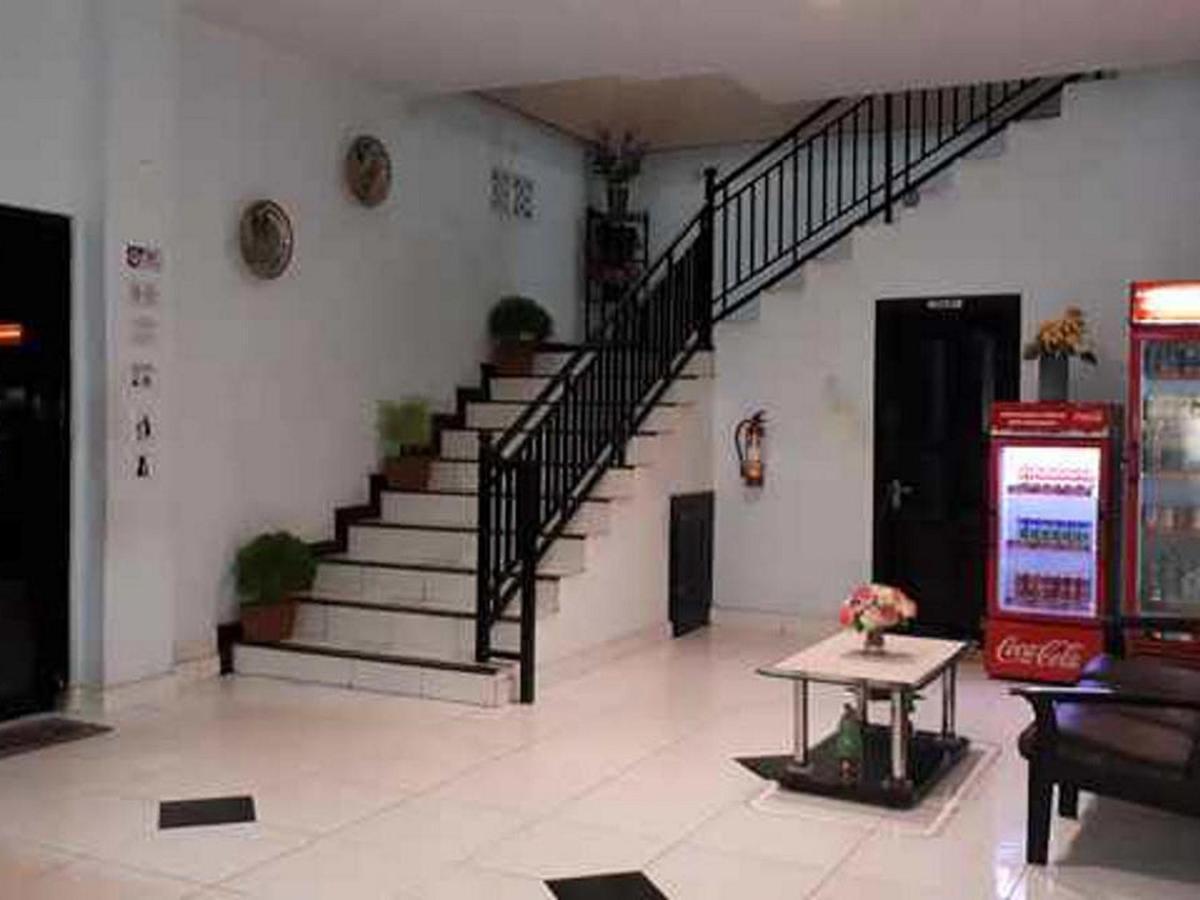 Reddoorz At Hotel Rumberpon Sorong Exterior foto